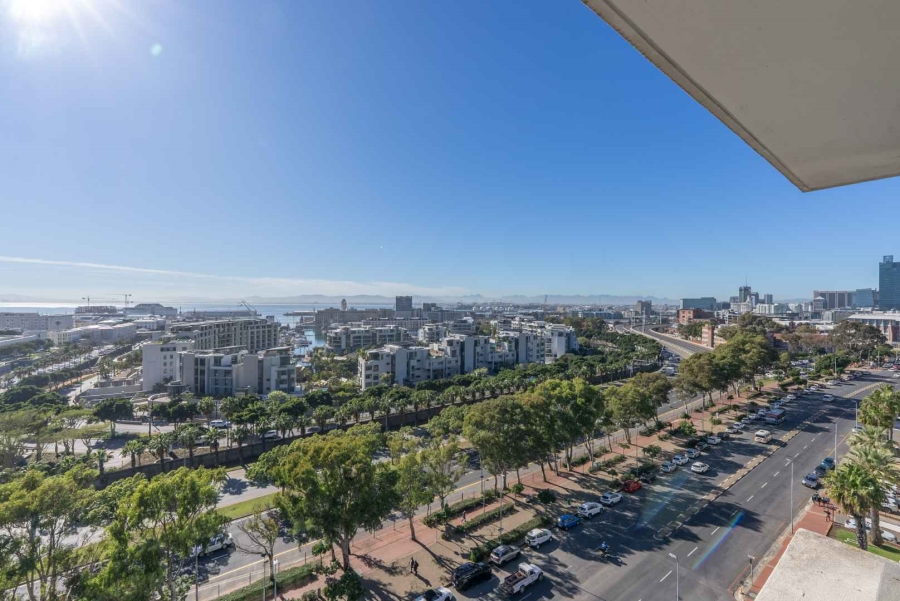 3 Bedroom Property for Sale in Green Point Western Cape
